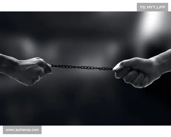 恰尔汗奥卢妻子发声:忠诚背后的利益博弈 恰尔汗奥卢妻子发声:忠诚背后的利益博弈